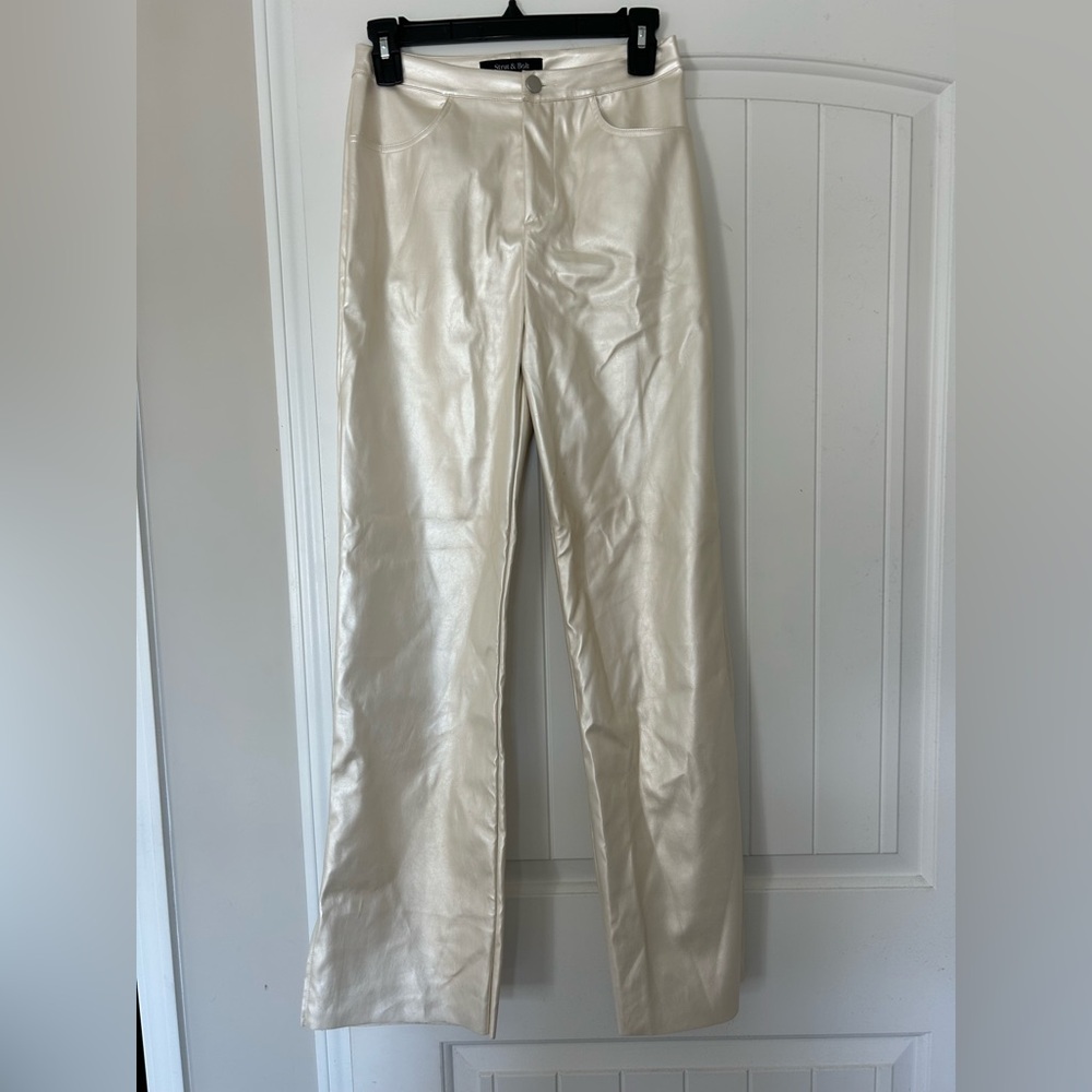 Straight leg metallic ivory pants. Size small!
